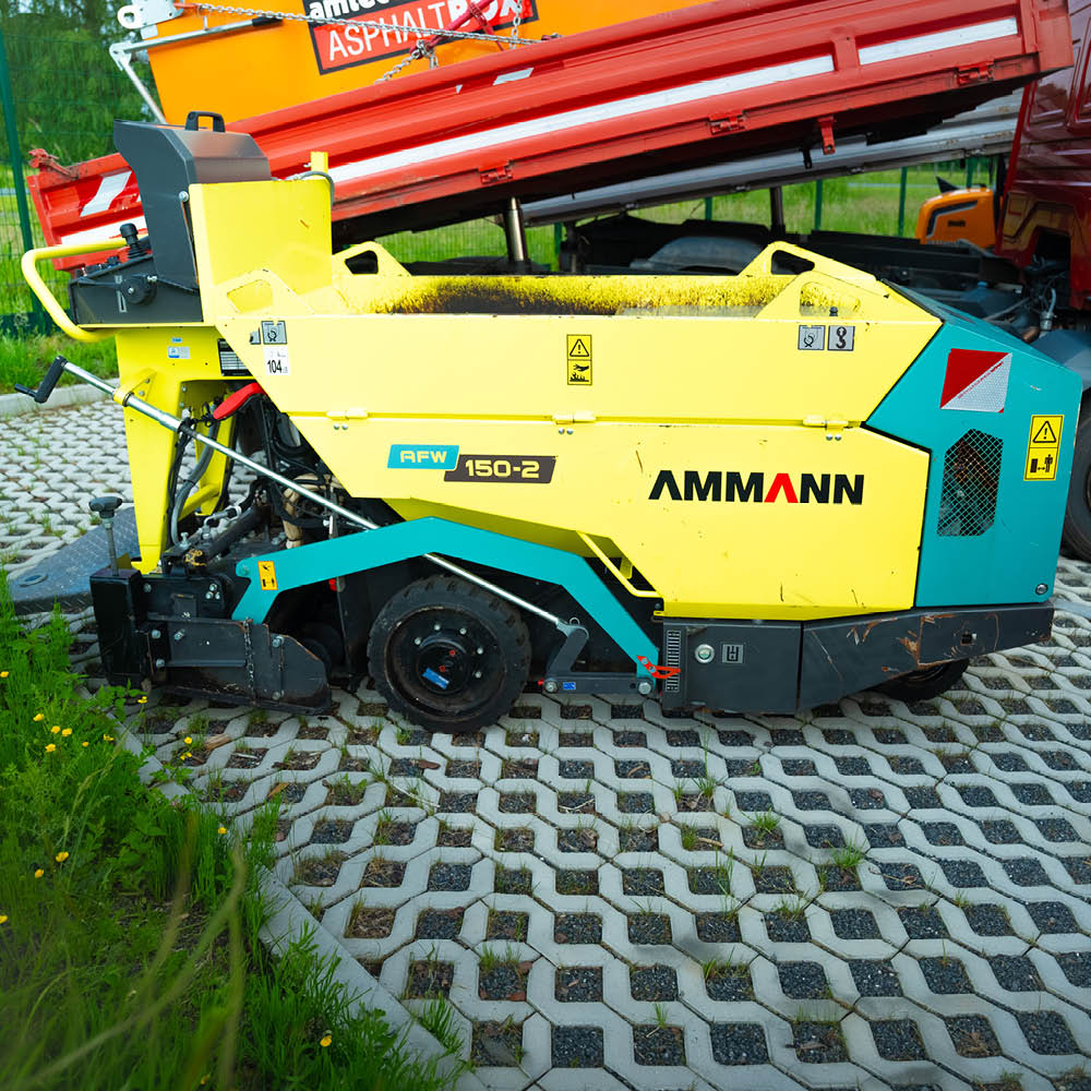 Minifertiger Ammann AFW 150-2, Seitenansicht
