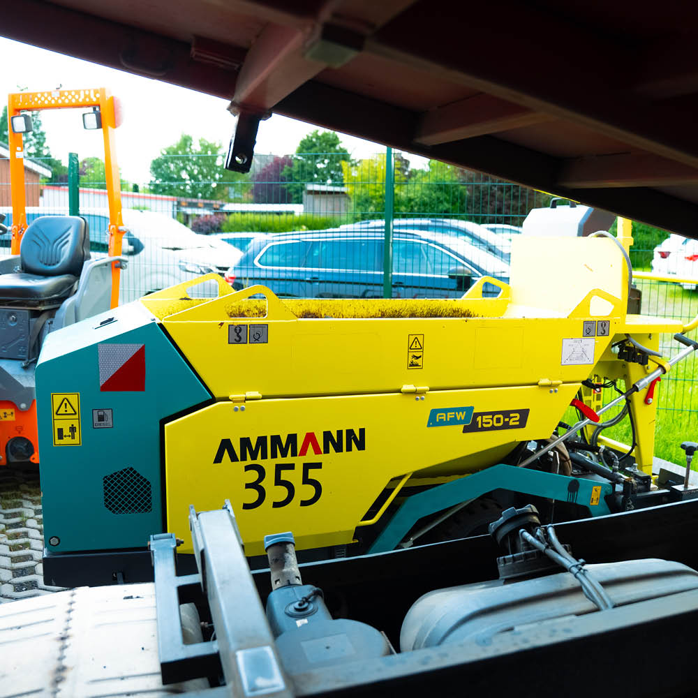 Minifertiger Ammann AFW 150-2, Seitenansicht