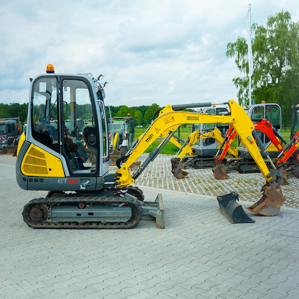 Minibagger Wacker Neuson ET24, Seitenansicht von rechts
