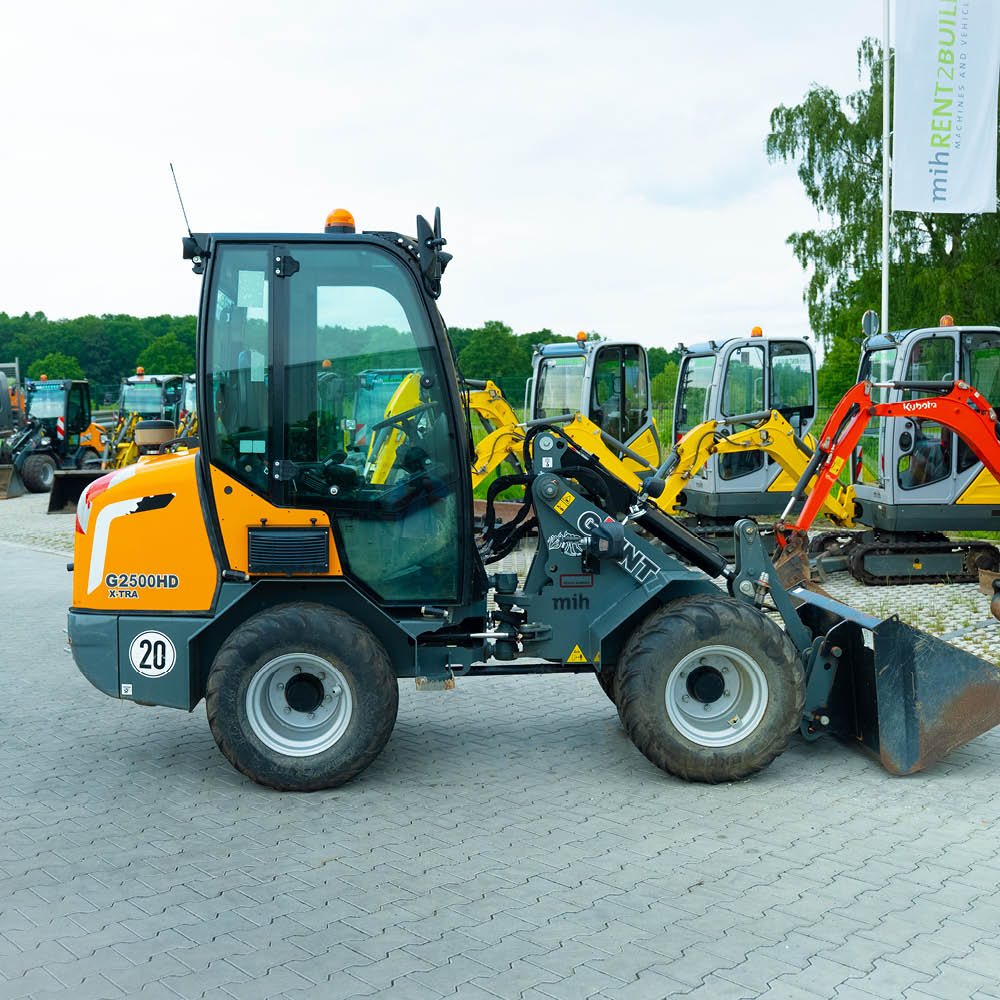 Radlader Giant 2500 HD, Seitenansicht von rechts
