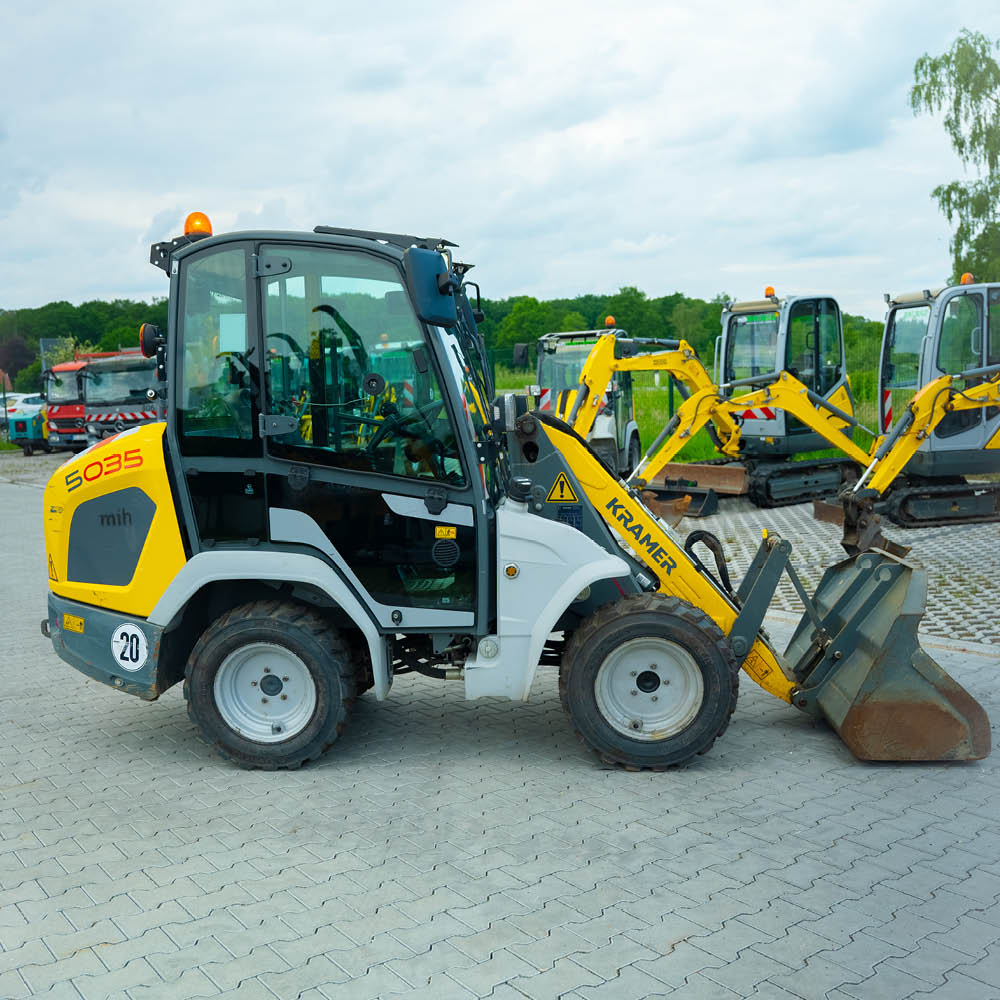 Radlader Kramer 5035, Seitenansicht von rechts